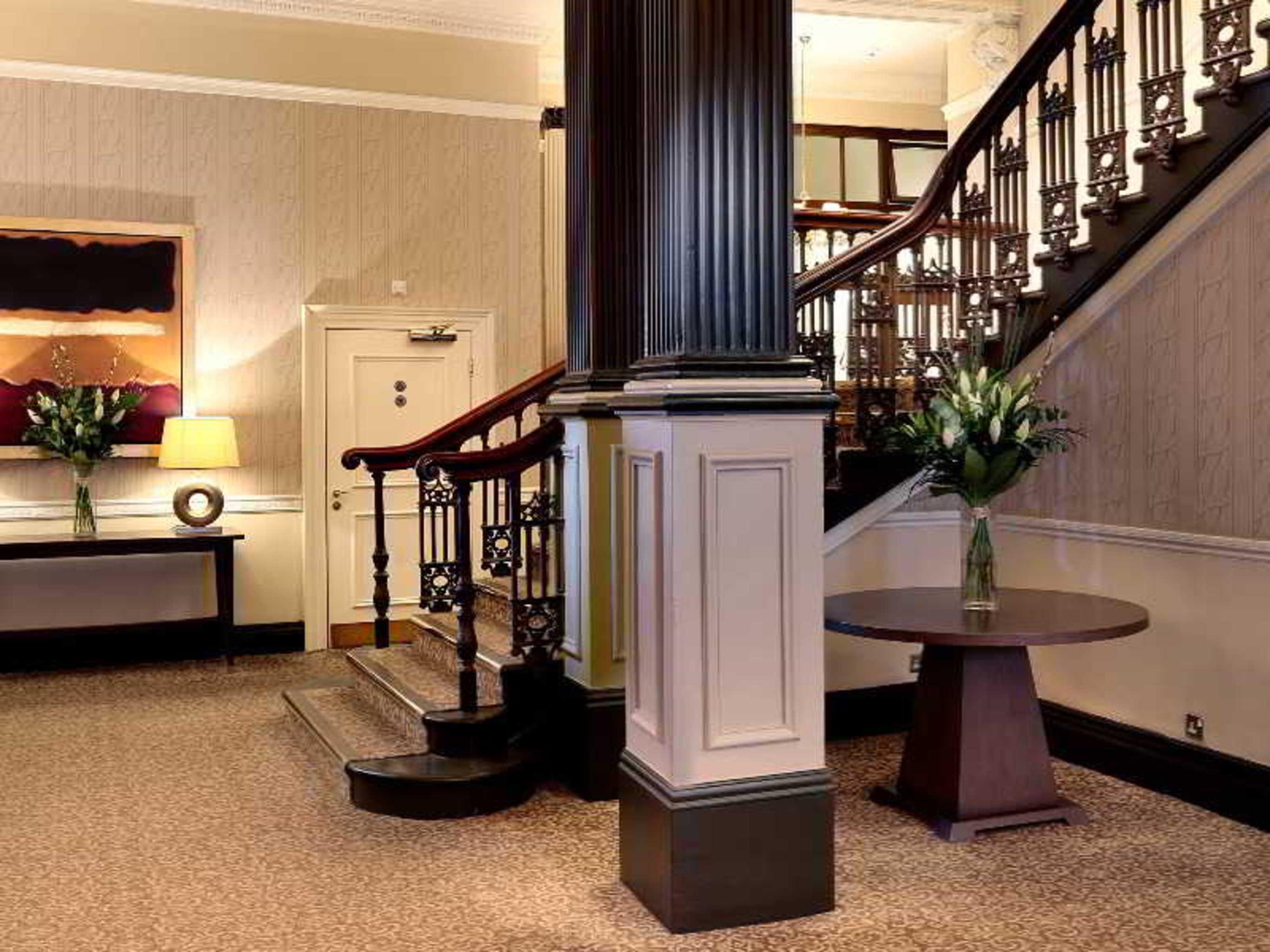 Macdonald New Blossoms Hotel 4*