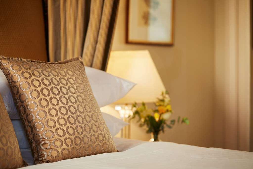 Hotel Macdonald New Blossoms Chester
