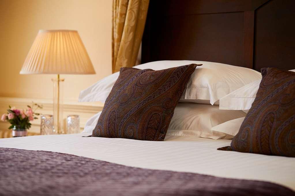Macdonald New Blossoms Hotel 4*