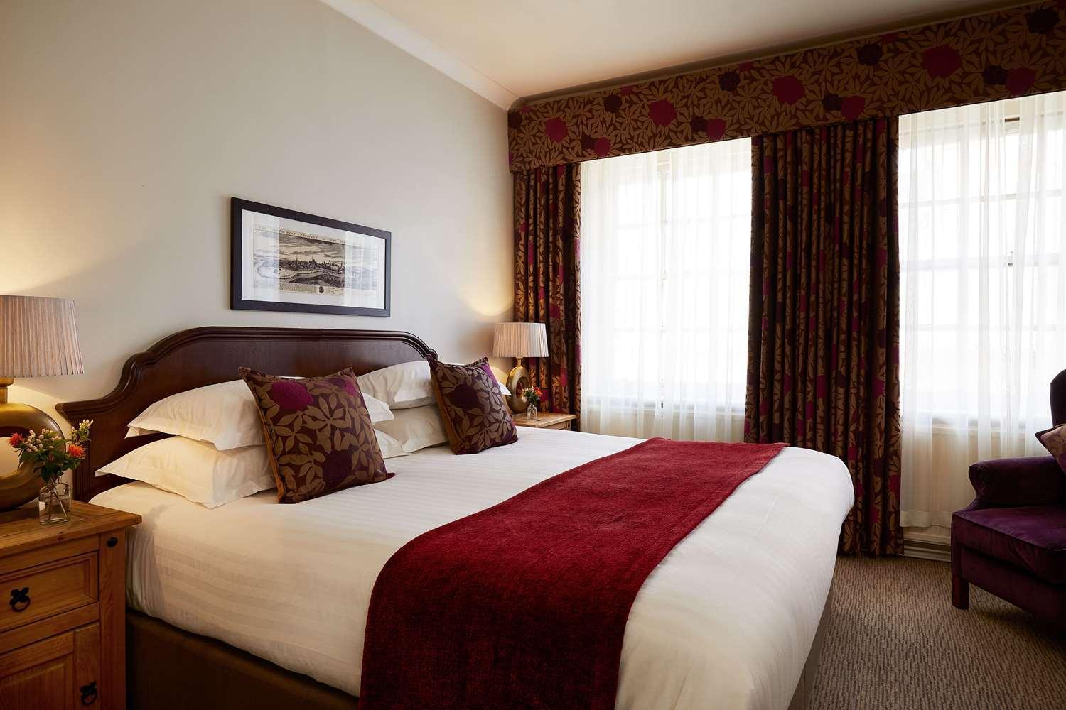 Hotel Macdonald New Blossoms Chester